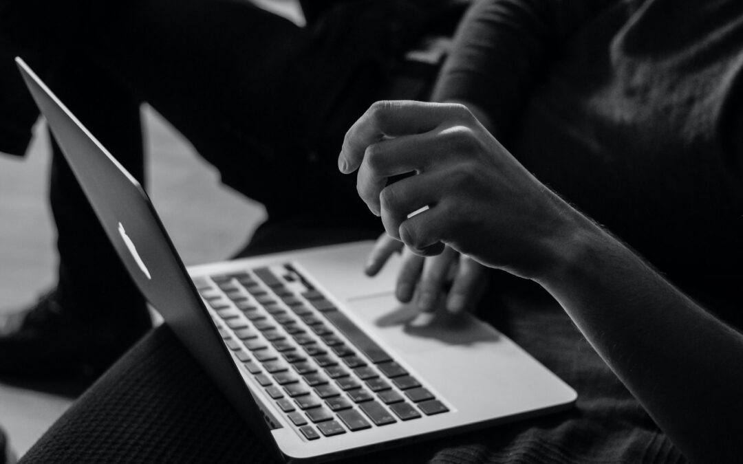 How the Streams reduce method works in Java